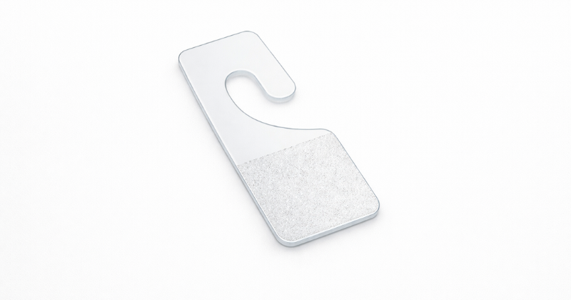 Clear adhesive hang tab for peg hooks, open, 22x35 mm LVI3462
